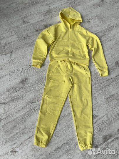 Спортивный костюм женский