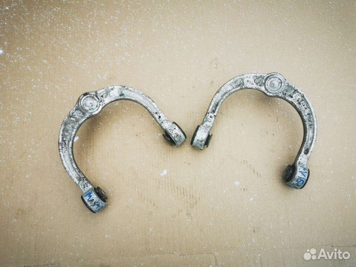 Mercedes w164 рычаг верхний