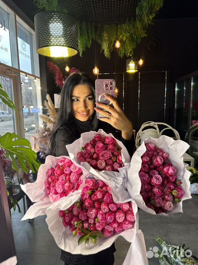 Роза кустовая пионовидная