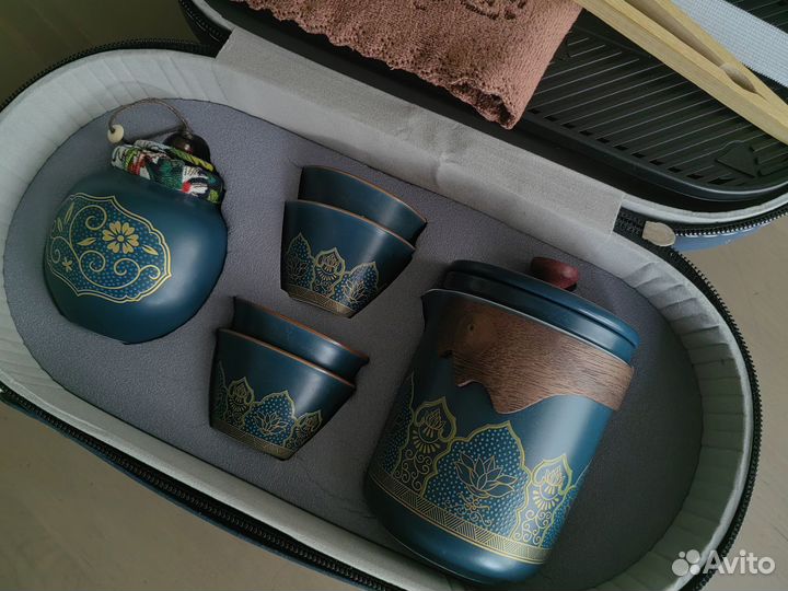 Набор для чайной церемонии на 4 персоны в кейсе