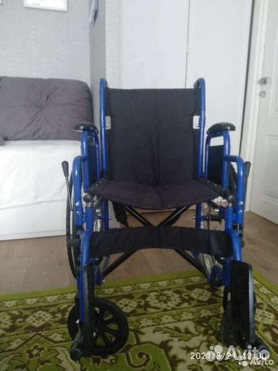 Инвалидная коляска, аренда костыли