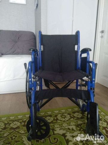 Инвалидная коляска, аренда костыли