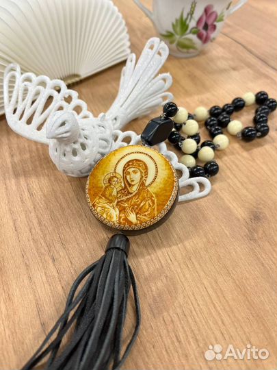 Четки в машину ручной работы из шара дева мария