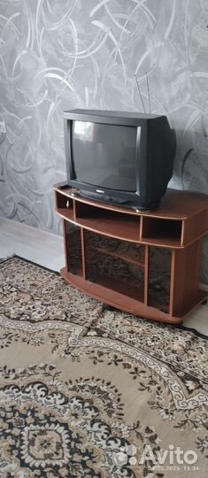 Тумба под телевизор с телевизором