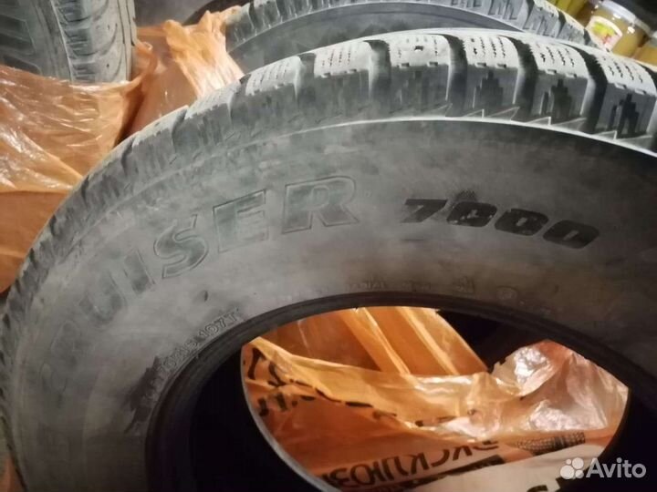 Bridgestone Ice Cruiser 7000S 245/70 R16