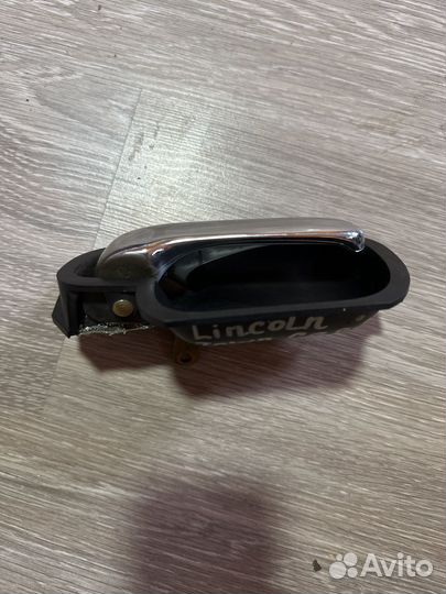 Ручка внутренняя перед. правая Lincoln Town Car 3