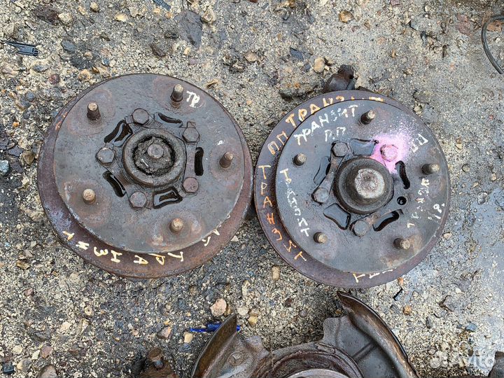 Кулак поворотный передний Форд Транзит