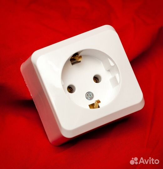 Розетки и выключатели