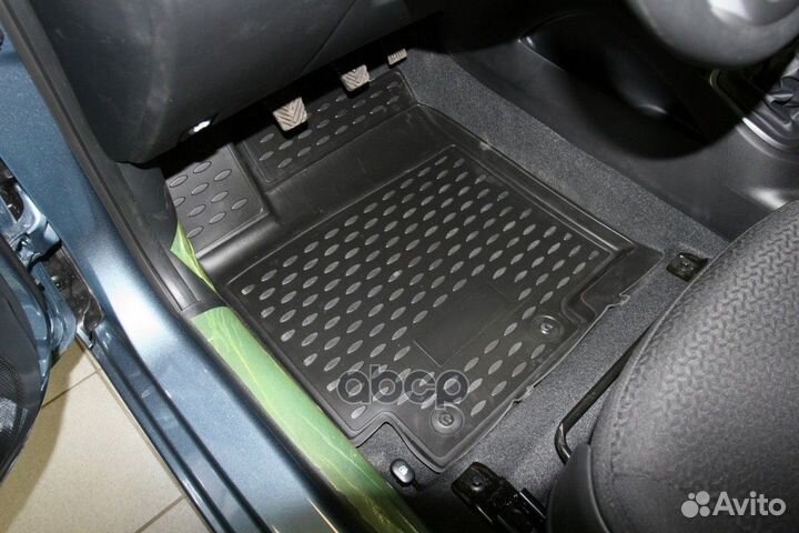 Комплект резиновых автомобильных ковриков 3D