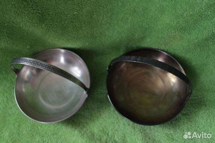 Мельхиоровая конфетница с перекидной ручкой. СССР