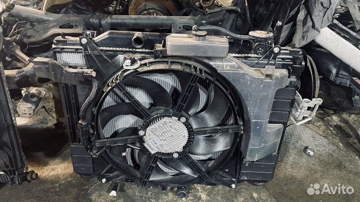 Радиатор двигателя кондиционера диффузор Mazda CX9