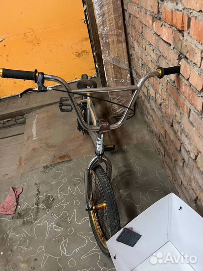 Трюковой велосипед BMX