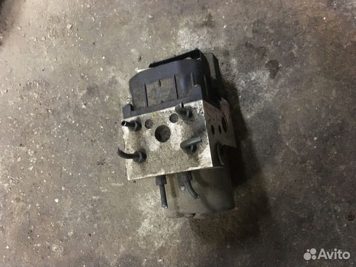 Блок ABS (насос) (Kia Sorento)