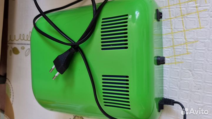 Уф лампа для ногтей