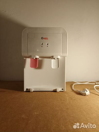 Кулер для воды ael