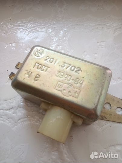 Регулятор напряжения 201.3702 на 14В