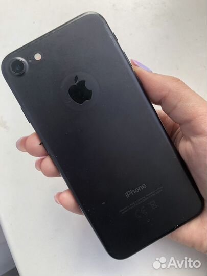 Телефон iPhone 7