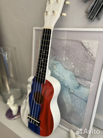 Укулеле триколор, отличный подарок