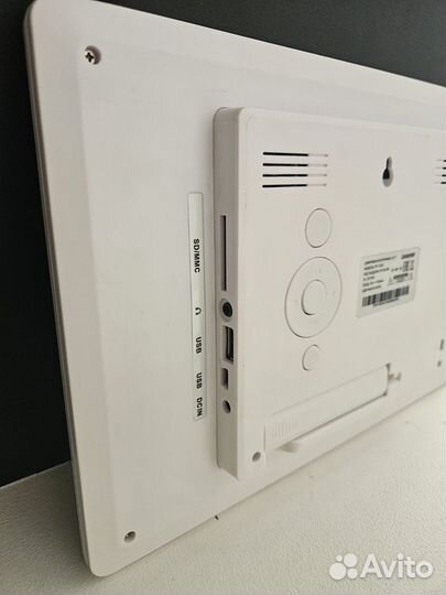 Цифровая фоторамка (рекламный экран)