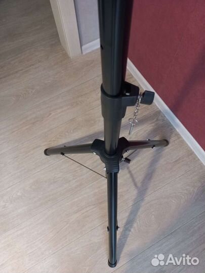 Напольный штатив для головы-манекена болванки 3