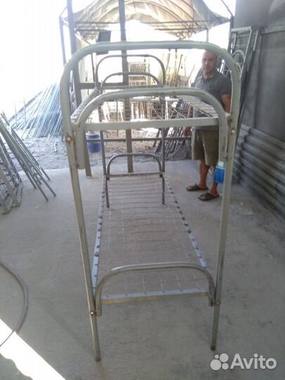 Кровать двухьярусная