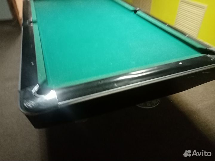 Бильярдный стол