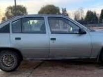 Opel Kadett 1.3 MT, 1984, битый, 180 000 км, с пробегом, цена 17� 500 руб.