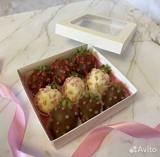 Клубника в бельгийском шоколаде на день учителя