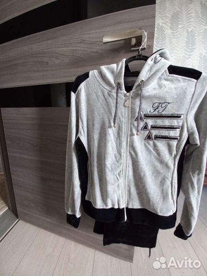 Спортивный костюм