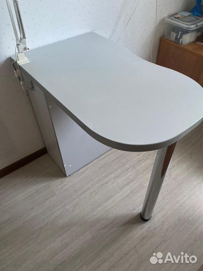 Столик для маникюра бу