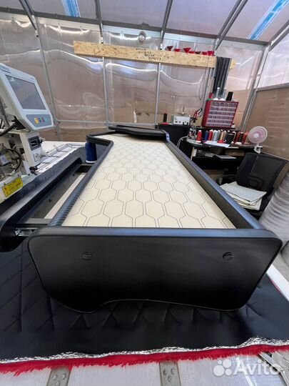 Столик полка на тореду грузовика reno magnum premi