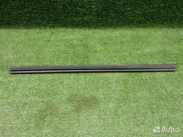 Уплотнитель стекла двери задний правый Audi Q3 8UB