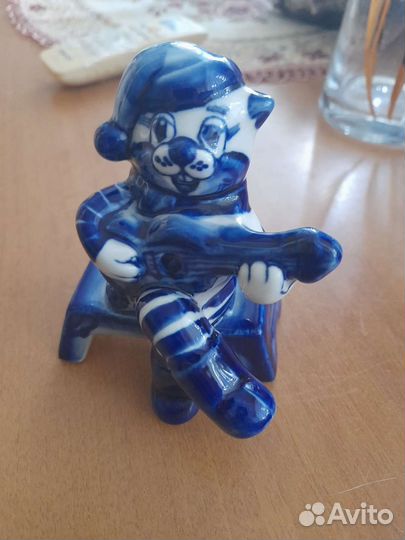 Статуэтка из гжели 