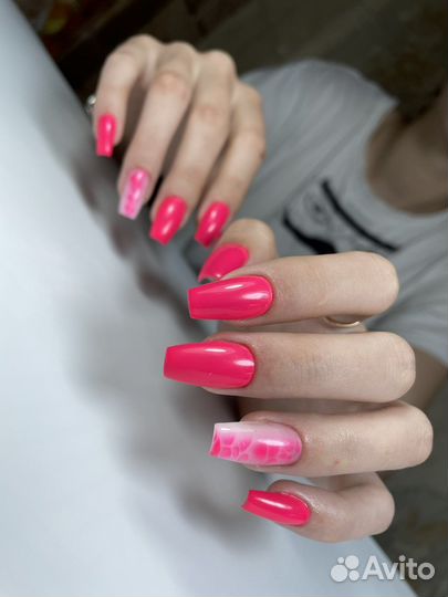 Наращивание ногтей, педикюр