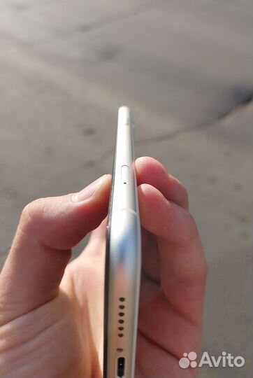 iPhone 11 256gb white (2 sim)