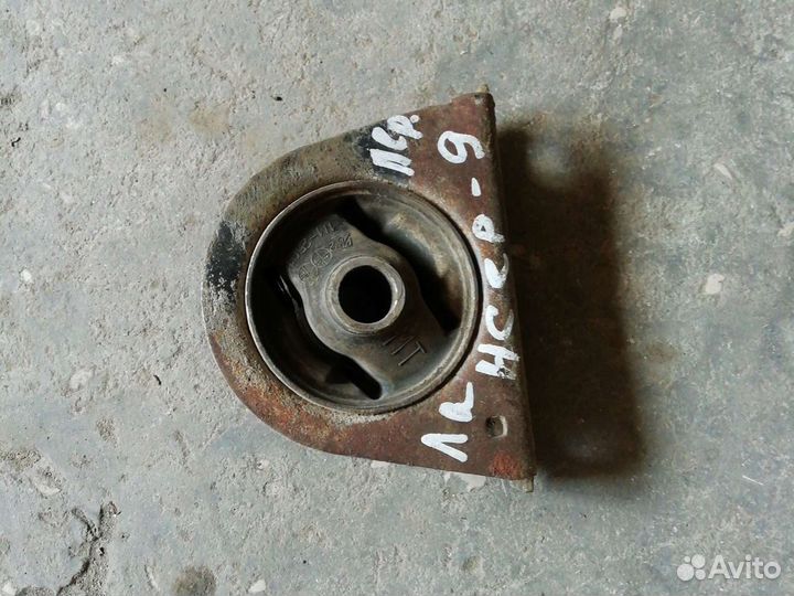 Опора двигателя ланцер 9 2006 1.6 АКПП