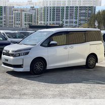 Toyota Voxy 2.0 CVT, 2017, 124 000 км, с пробегом, цена 2 425 000 руб.