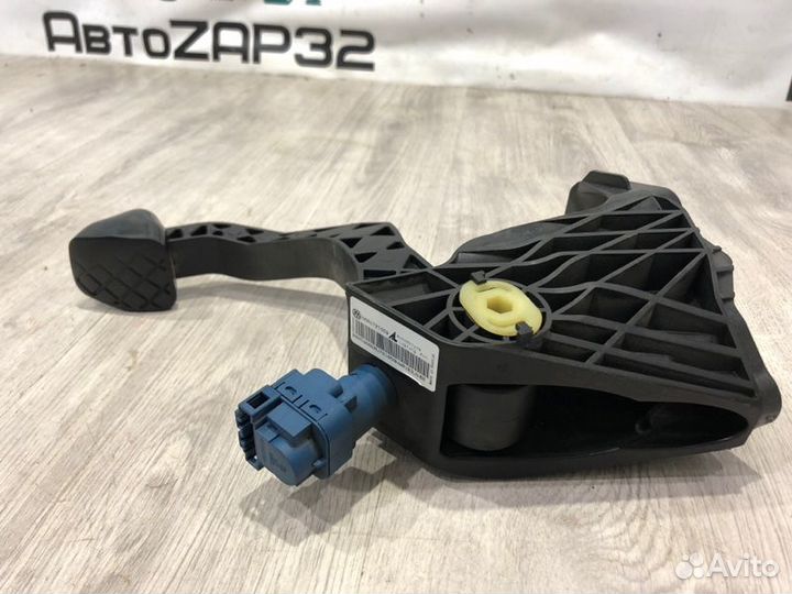 Педаль сцепления Volkswagen Polo 5 седан cfna 2012