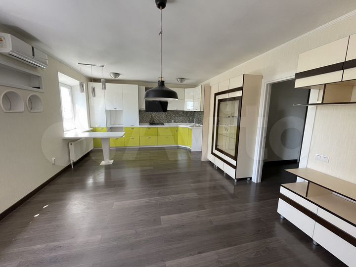 3-к. квартира, 108 м², 2/3 эт.