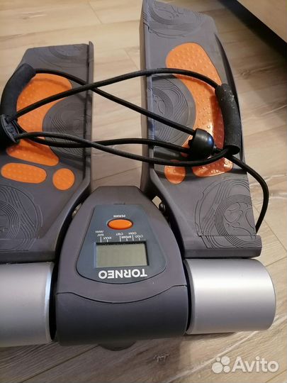 Тренажер степпер поворотный torneo c эспандером