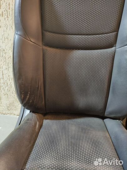 Кресла передние Nissan X-Trail