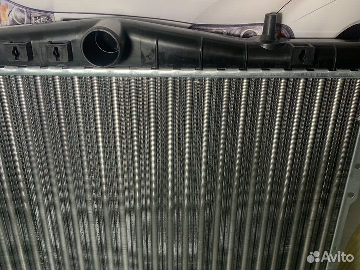 Радиатор охлаждения Chevrolet Lacetti 1.4-1.8 AT