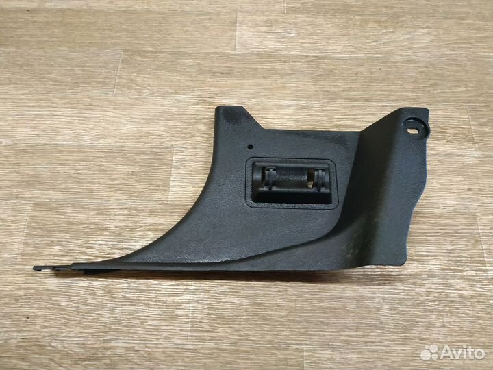 Накладка передней левой стойки крыши Mazda Capella