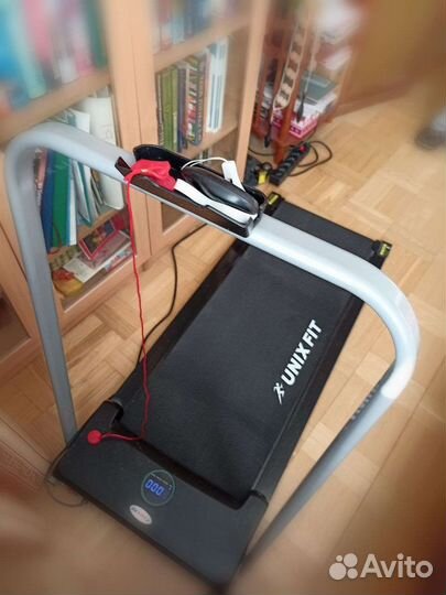 Беговая дорожка UnixFit R-200V