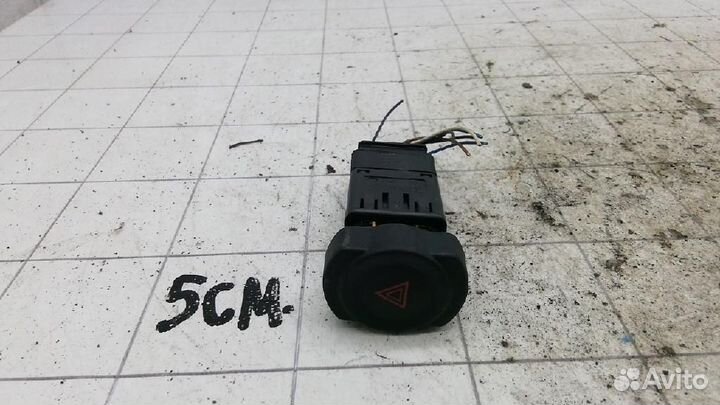 Кнопка аварийной сигнализации Renault Logan