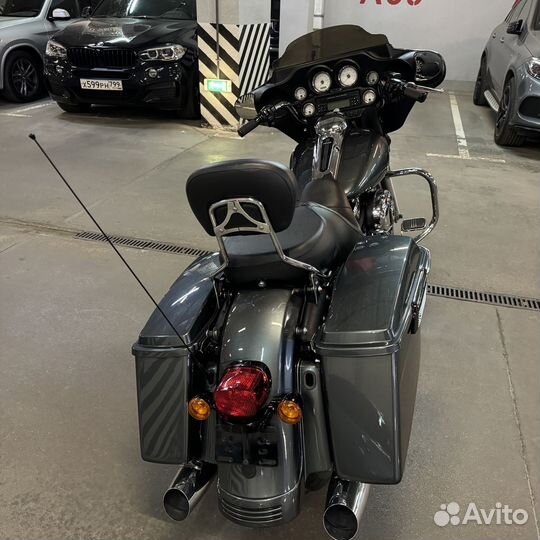 Street Glide (Nardo Dark Grey)