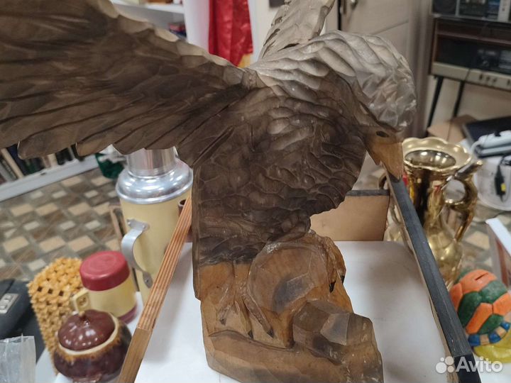 Орел статуэтка из дерева