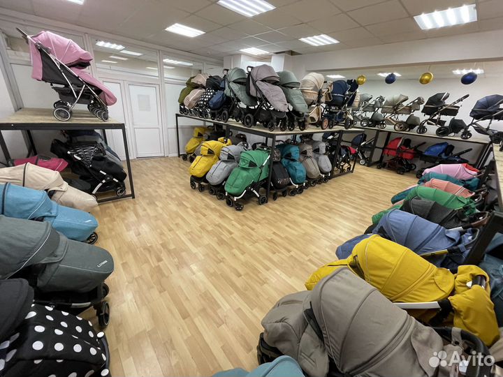 Прогулочная коляска новая