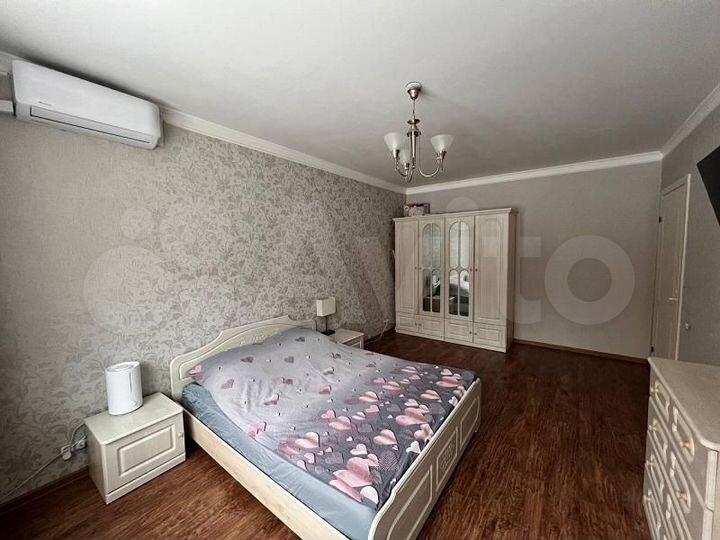 2-к. квартира, 74 м², 2/10 эт.