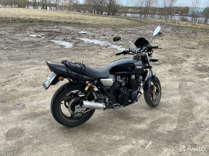 Yamaha XJR 400